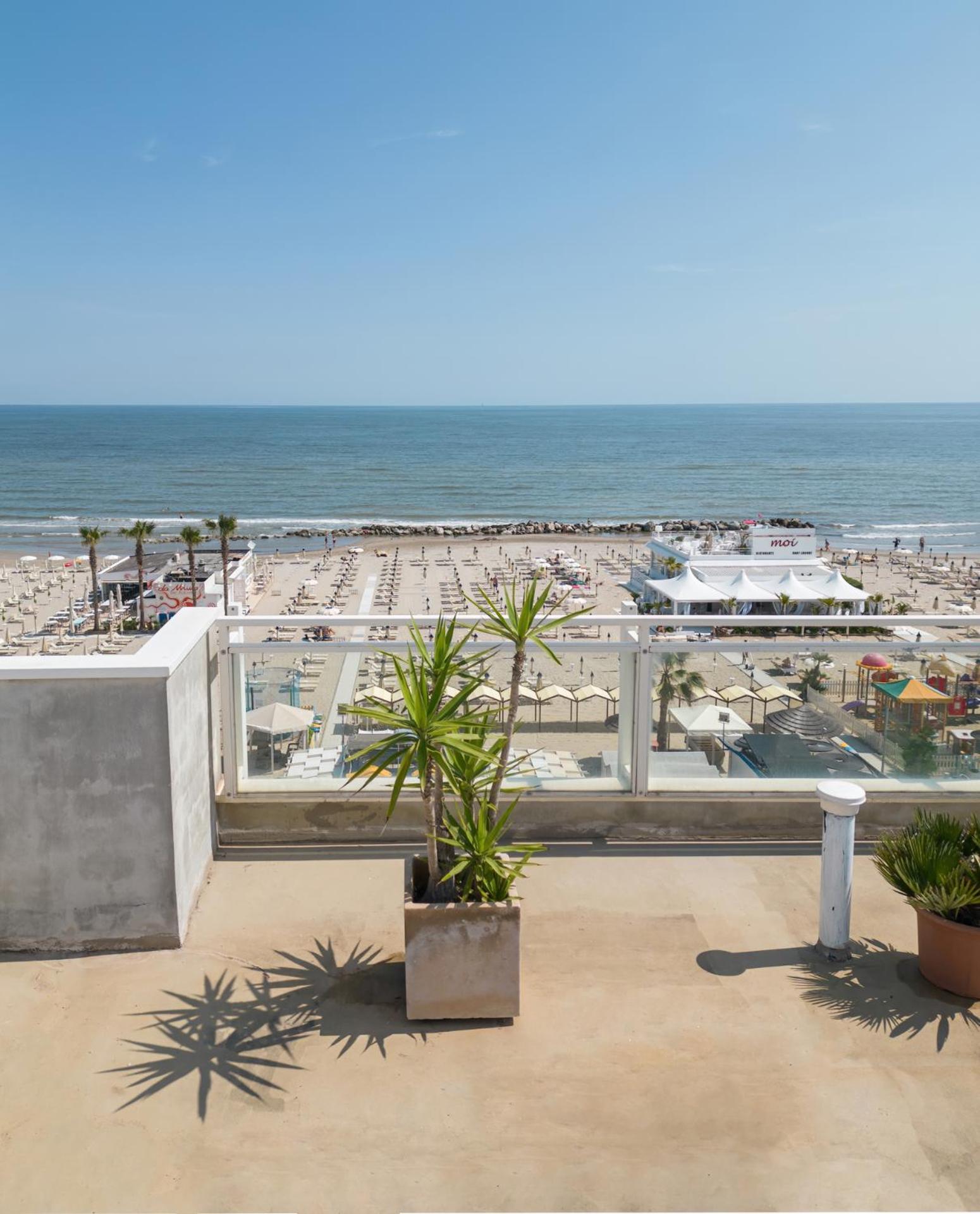 Hotel Augustus- Davanti A Noi C'E Solo Il Mare Misano Adriatico Exteriér fotografie