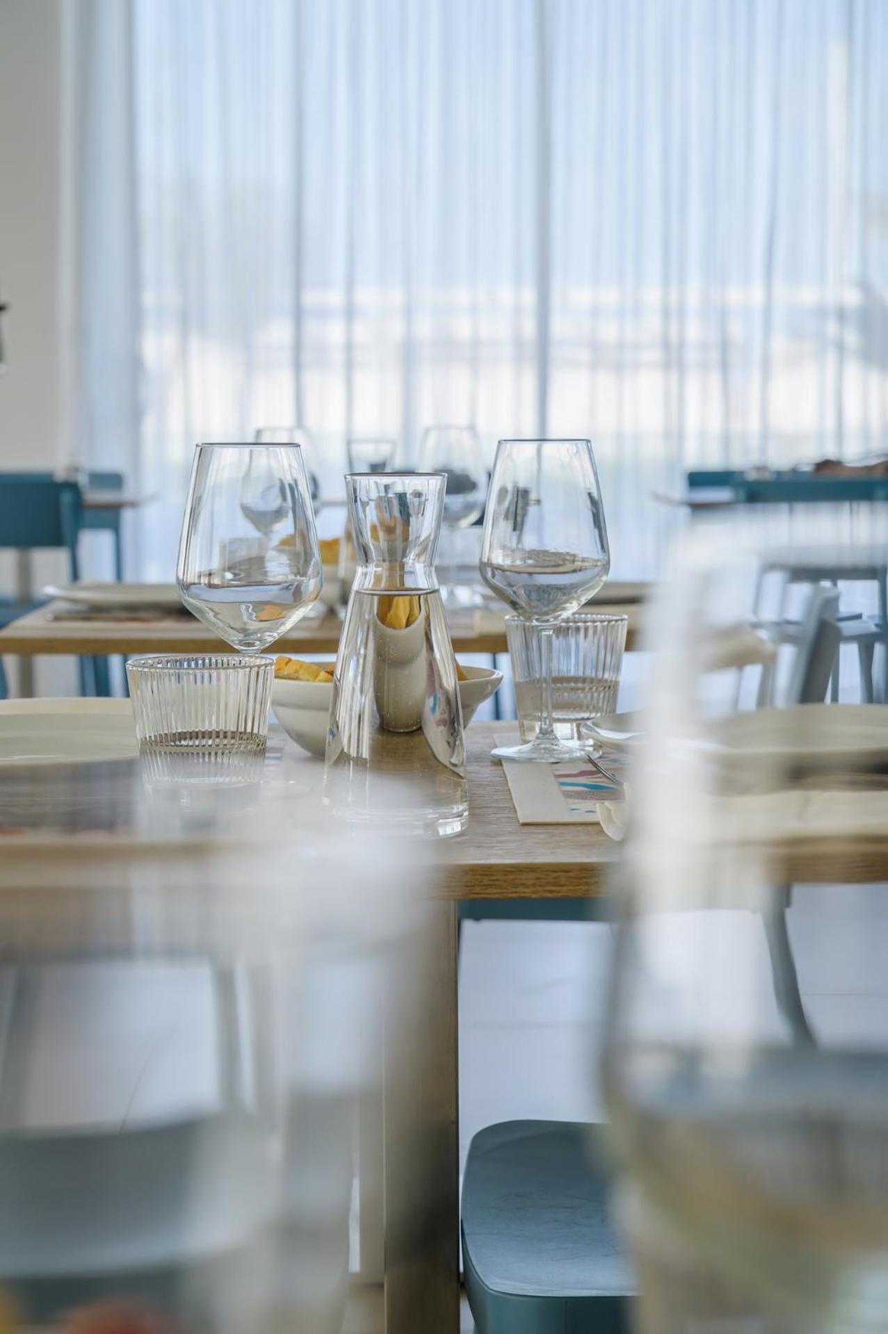 Hotel Augustus- Davanti A Noi C'E Solo Il Mare Misano Adriatico Exteriér fotografie